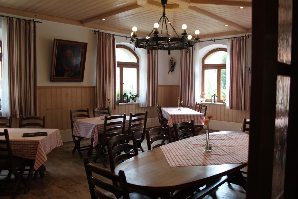 Hotel-Gasthof Die Post Brennerei Frankenhoehe Schillingsfuerst Exterior photo